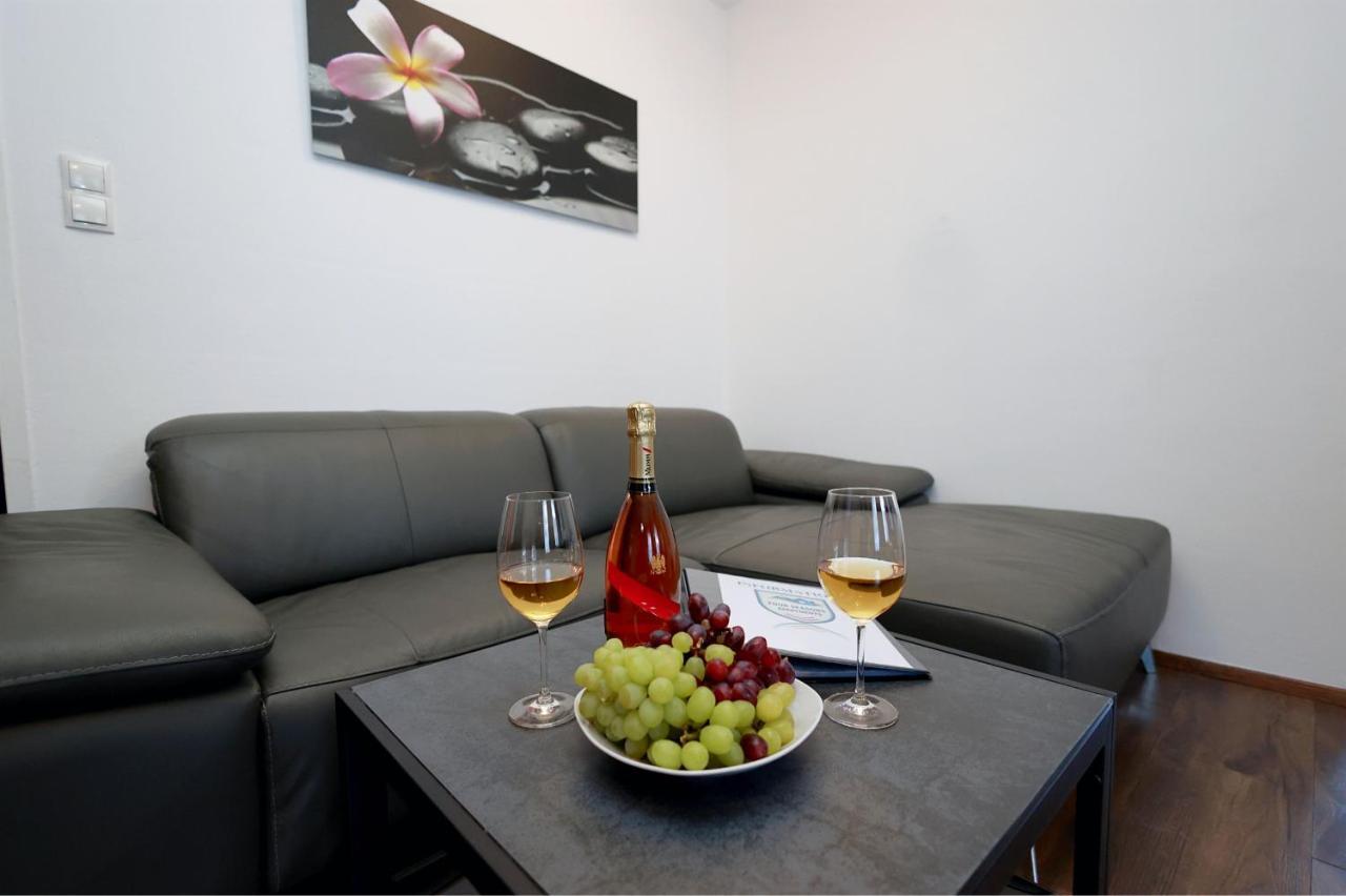 Apartment Mark By Four Seasons Apartments カプルーン エクステリア 写真